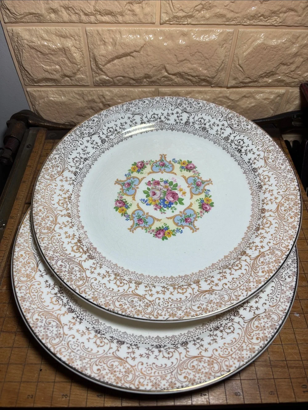 Pair Parisian Center Dinner Plates 10 1/8”D Made USA 22K Gold Pattern Rim Floral